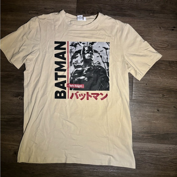 medium cream batman shirt - Picture 1 of 2